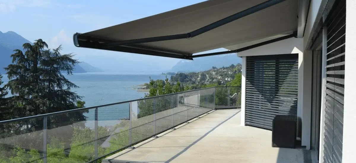 Stores bannes_bannes-a-coffret-2-min